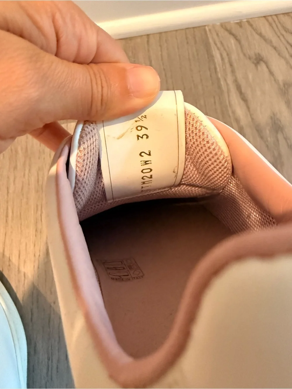 Valentino Garavani Backnet VLogo sneakers in White Blush Calfskin